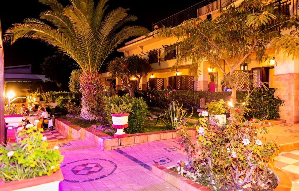 vista serale giardino