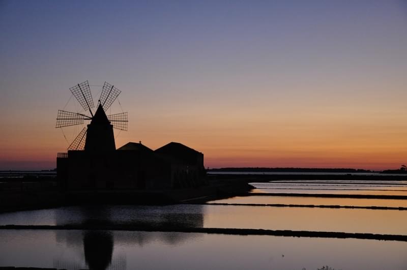 saline marsala al tramonto