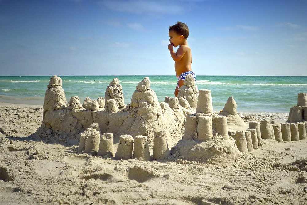 spiaggia castelli di sabbia