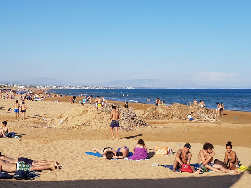 spiaggia tre fontane