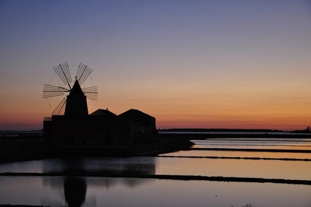 tramonto sulle saline di marsala